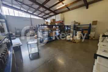 Prime Parnell: Warehouse & Office & Cold Room