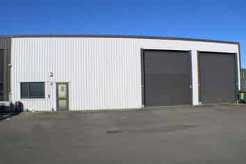 MODERN HIGH STUD INDUSTRIAL WORKSHOP