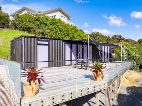 16 Taranga Road, Langs Beach