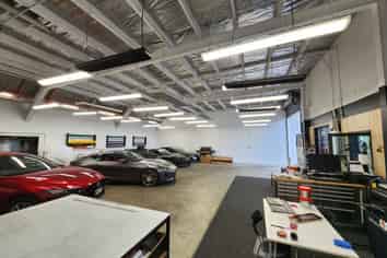 Vacant 170sq m Riccarton Industrial 