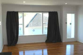 2/61 Ocean View Road, Northcote