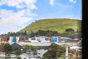 2A Taratoa Street, Point England