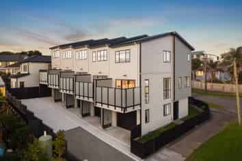 2A Taratoa Street, Point England