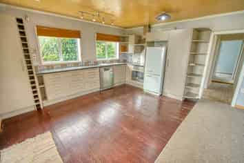 1307 Coast Road, Nine Mile