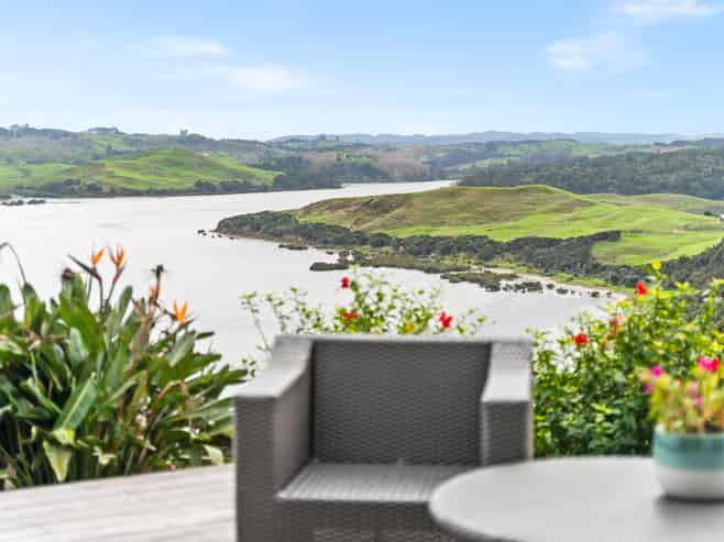 37 Pa Road, Kaiwaka