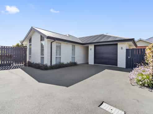 2/253 Otipua Road, Highfield