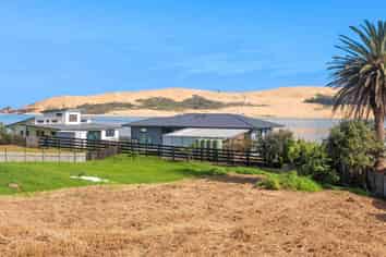 63 Fairlie Crescent, OPONONI