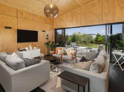 129 Ngaio Drive, Matarangi