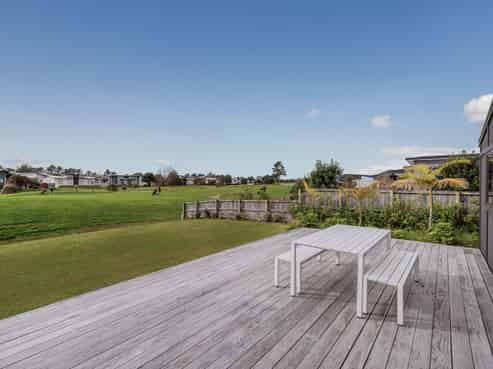 129 Ngaio Drive, Matarangi