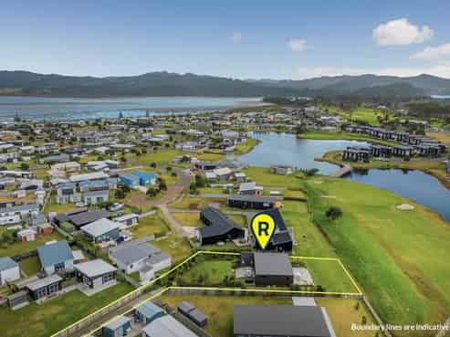 129 Ngaio Drive, Matarangi