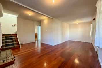 30 Wallis Street, Raglan