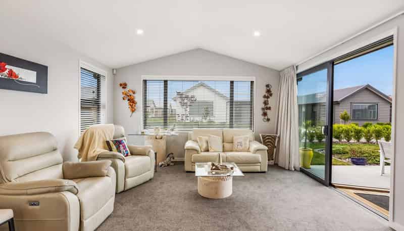 105/30 Bob Robertson Drive Woodend, Woodend
