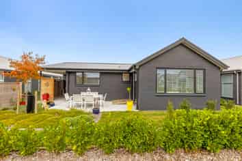 105/30 Bob Robertson Drive Woodend, Woodend