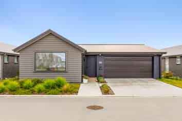 105/30 Bob Robertson Drive Woodend, Woodend