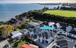 2/18 Domain Road, Weymouth