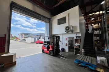 827M² HIGH STUD - 92 STODDARD ROAD
