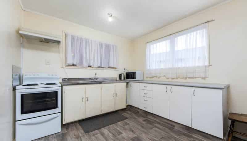 27 President Avenue, Papakura