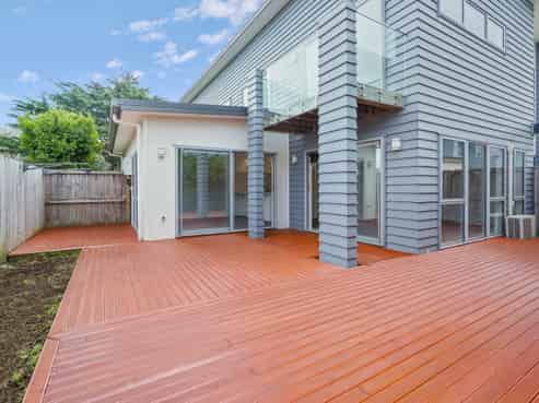 2/13 Crosher Place, Silverdale