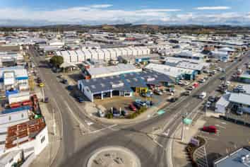 High-Profile Workshop Space for Sale