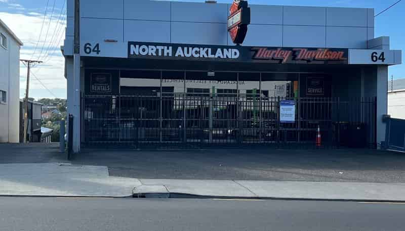 64 Barrys Point Road, Takapuna