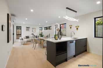 2/8 Deuxberry Avenue, Northcote