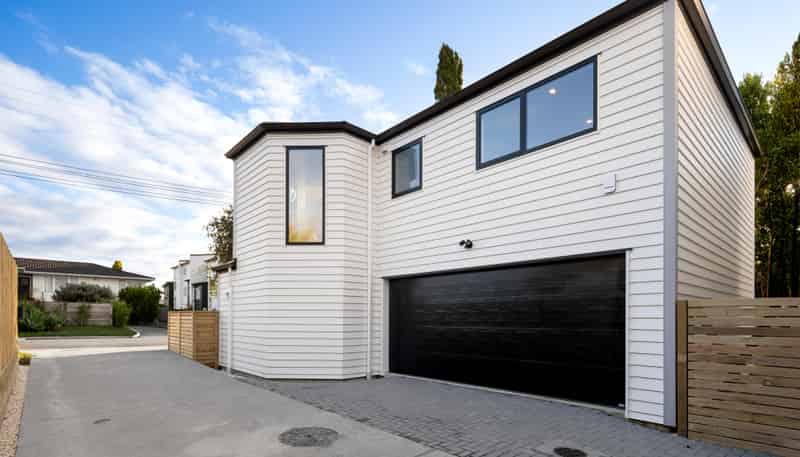 2/8 Deuxberry Avenue, Northcote