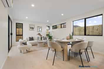 2/8 Deuxberry Avenue, Northcote