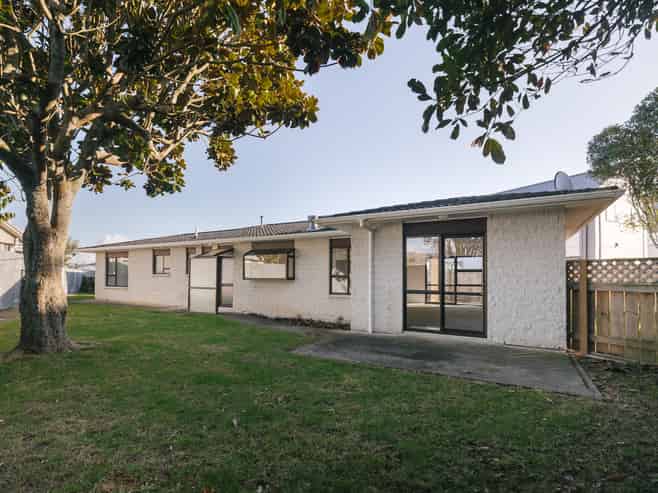 2 Cypress Way , Levin