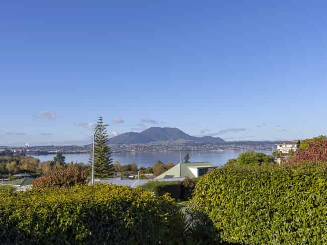 2 Scenic Heights, Acacia Bay