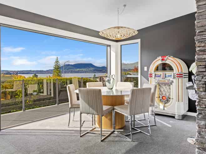 2 Scenic Heights, Acacia Bay