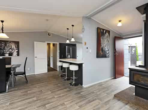 1004A Outram Road, Akina