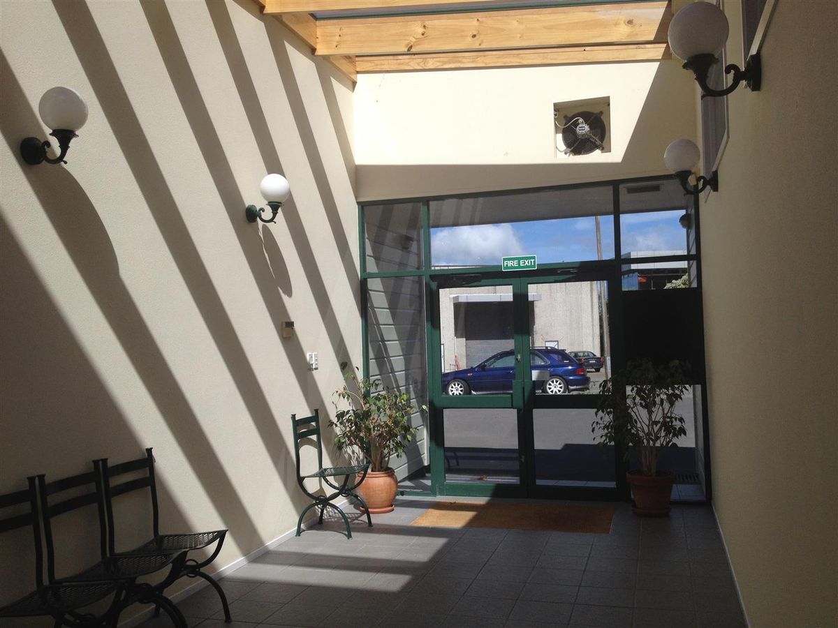 98m² Office Space, Ngauranga - View 2