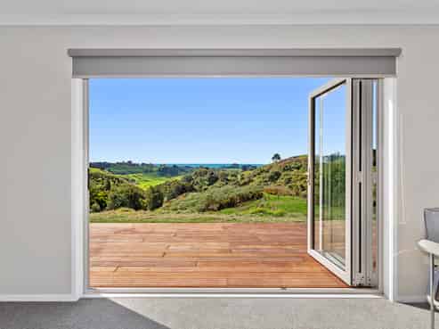 6B Coast View Road, Tirohanga