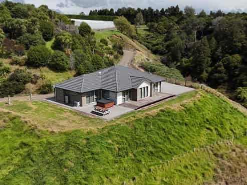6B Coast View Road, Tirohanga