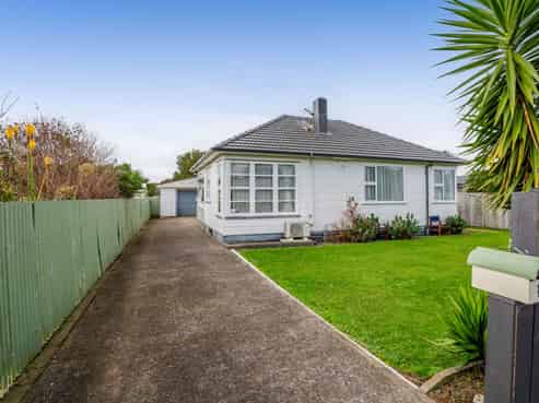 2 Gladstone Street, HAWERA
