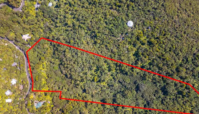 62 Lone Kauri Road, KAREKARE