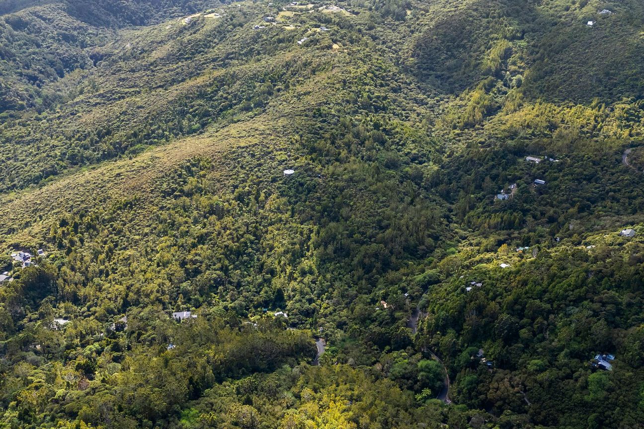 Rare Opportunity to Own a Piece of Paradise - Mehr