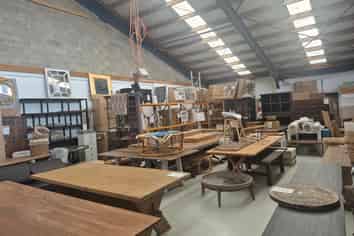 Frontage Showroom or Warehouse