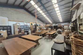 Frontage Showroom or Warehouse