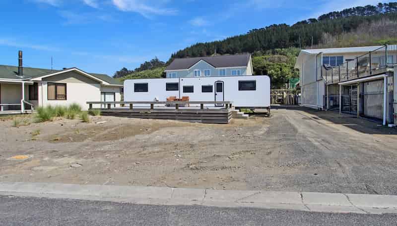 52 Akitio Esplanade, Akitio