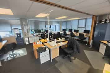 Affordable Office with 8 Car Parks