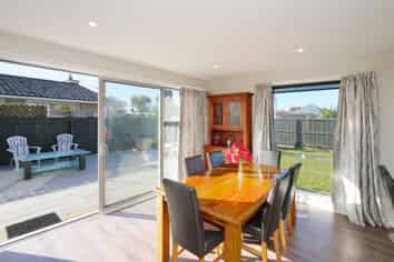 367 Main North Road, Redwood
