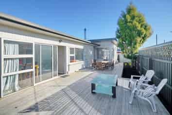 367 Main North Road, Redwood
