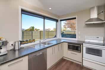 367 Main North Road, Redwood