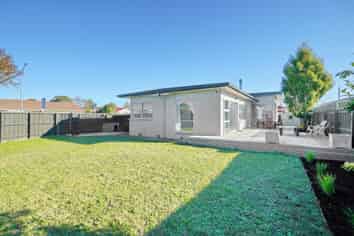 367 Main North Road, Redwood
