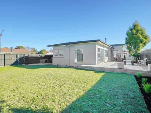 367 Main North Road, Redwood