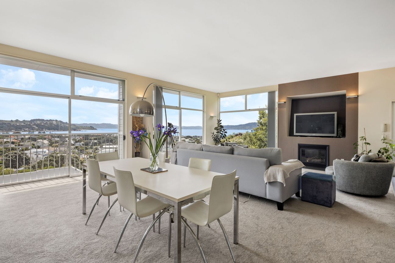 MODERN COASTAL RETREAT WITH PANORAMIC SEA VIEWS - Vista 3
