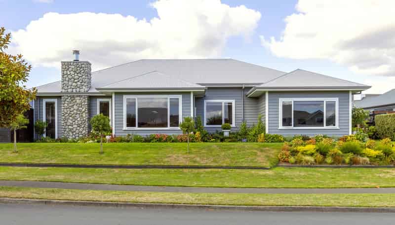 2 The Pheasant Tail, Nukuhau