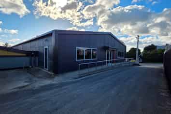 Warehouse 584sqm For lease