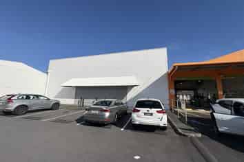 Well positioned large format retail in Glen Innes